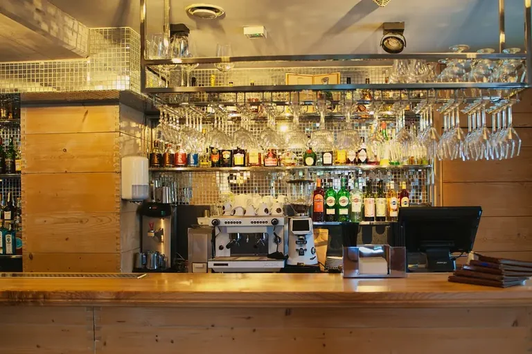 Aperitif Bar, lobby bar Le Scandale v centru Zakopaného