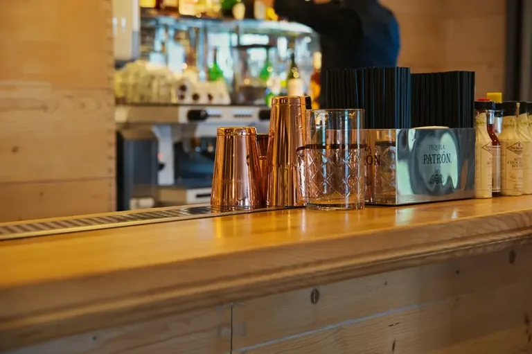 Aperitif Bar, lobby bar Le Scandale v centru Zakopaného