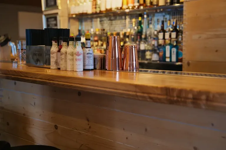 Aperitif Bar, lobby bar Le Scandale v centru Zakopaného