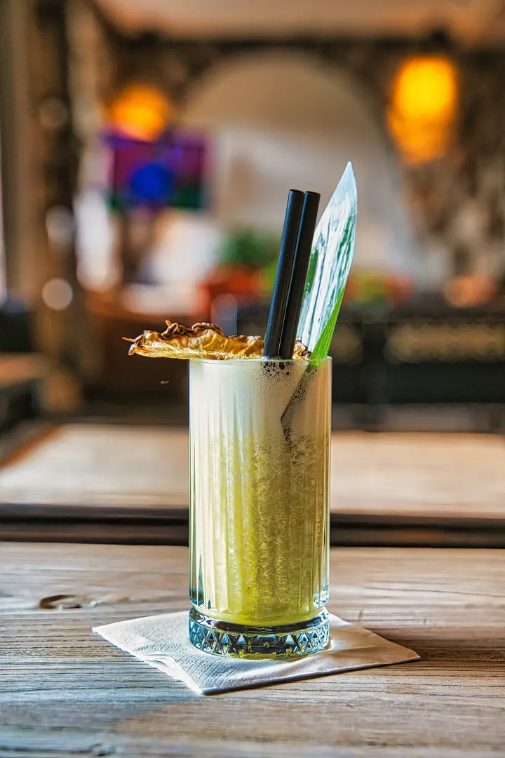 Aperitif Bar, lobby bar Le Scandale v centru Zakopaného