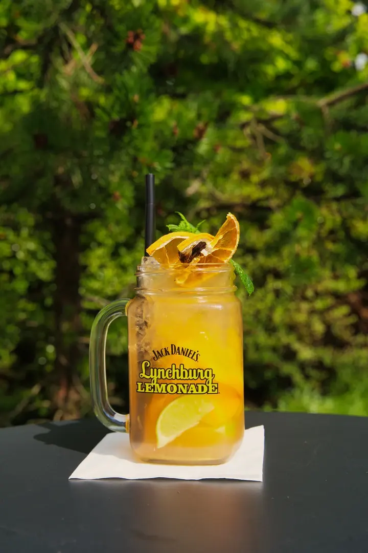 Aperitif Bar, lobby bar Le Scandale v centru Zakopaného